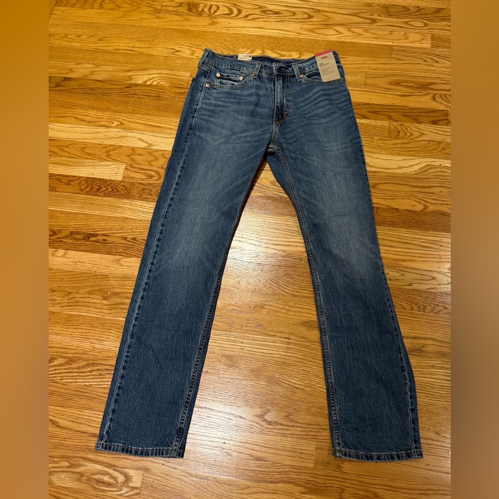 Levi's Women's Dark Blue Low Rise Slim Straight Jeans